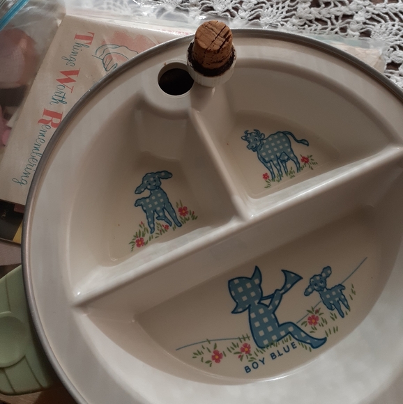 Lot of 1950s baby ephemera and Little Boy Blue warming bowl. - Picture 3 of 16